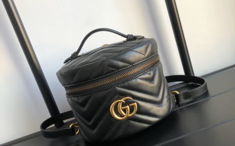 Gucci古驰 598594 GG Marmont绗缝v纹双G盒子化妆包