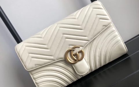 Gucci古驰 498079 白色 gg marmont 心形印花绗缝波浪纹翻盖手拿包