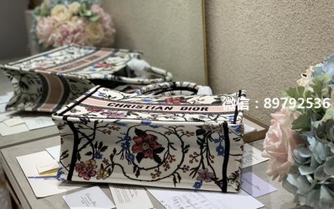 Dior 迪奥  book tote帆布刺绣花朵购物袋