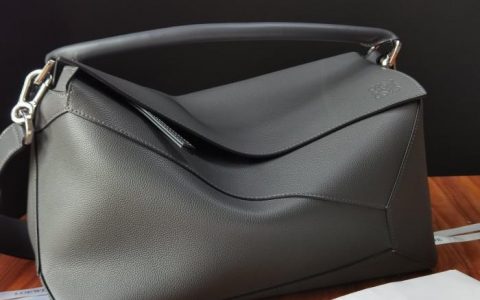 罗意威Loewe大号puzzle36cm 新颖的长方体手袋，皮革切面金属灰尺寸